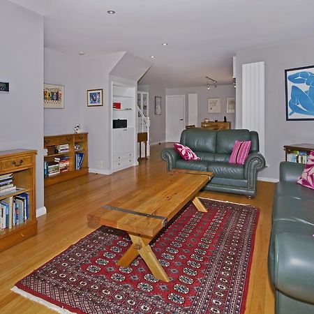 Riverside Villa - In The City By The River! Нелсън Екстериор снимка