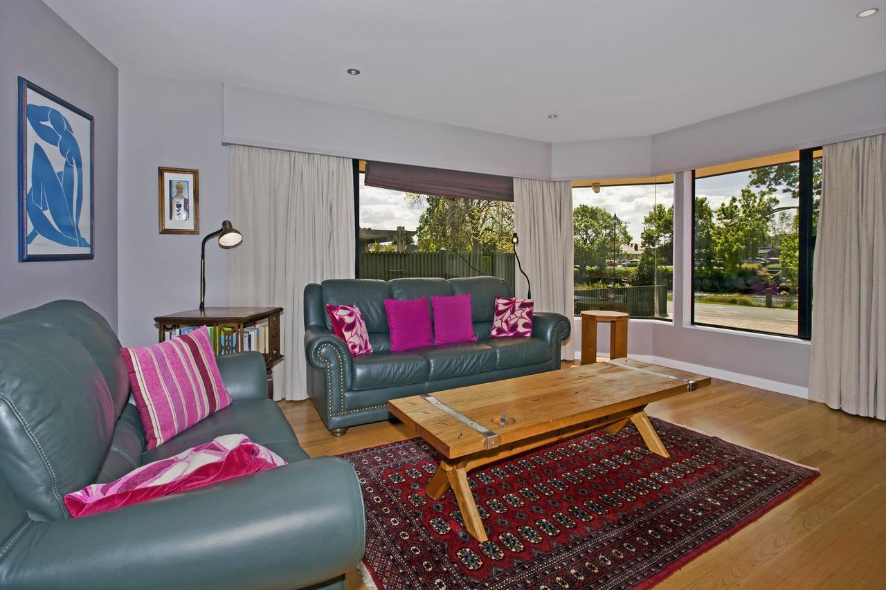 Riverside Villa - In The City By The River! Нелсън Екстериор снимка